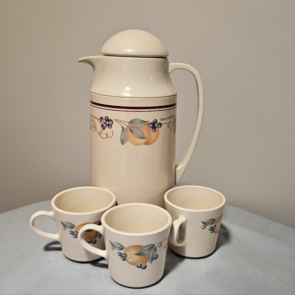 3 Vintage Corning Abundance Coffee Cups Beige.
